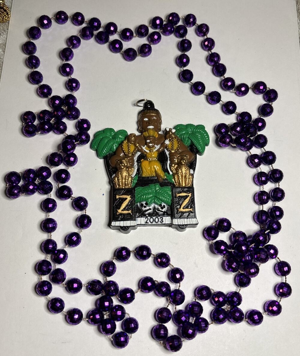 Zulu Mardi Gras Beads Pendant 2003 King skulls witch doctor Leopard necklace vtg
